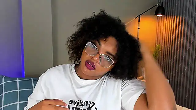 Snapshot of conielaurenth chatting on January 6, 2025, 11:52 pm conielaurenth online show from January 6, 2025, 11:52 pm