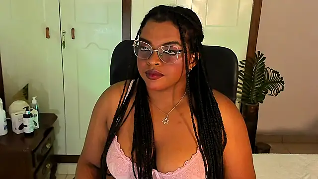 Snapshot of conielaurenth chatting on September 21, 2025, 8:05 am conielaurenth online show from September 21, 2025, 8:05 am