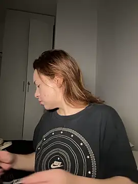 AgnesCampp online show from October 1, 2025, 11:00 pm