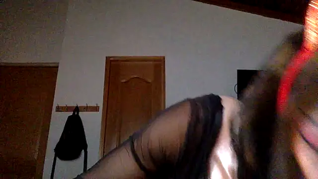 Snapshot of venustattoopussy chatting on December 28, 2024, 3:37 am venustattoopussy online show from December 28, 2024, 3:37 am