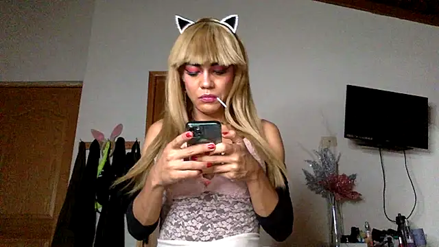 Snapshot of venustattoopussy chatting on January 31, 2025, 3:20 am venustattoopussy online show from January 31, 2025, 3:20 am
