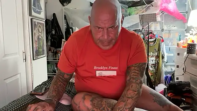 Snapshot of joeytatts66 chatting on September 29, 2025, 1:22 am joeytatts66 online show from September 29, 2025, 1:22 am