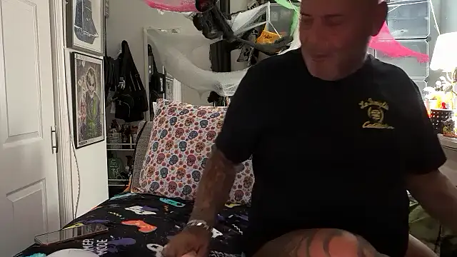 Snapshot of joeytatts66 chatting on October 3, 2025, 1:46 am joeytatts66 online show from October 3, 2025, 1:46 am