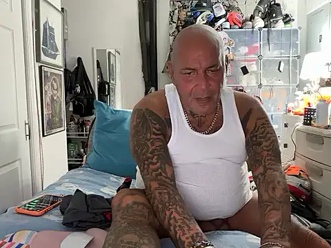 Snapshot of joeytatts66 chatting on October 9, 2025, 1:03 am joeytatts66 online show from October 9, 2025, 1:03 am