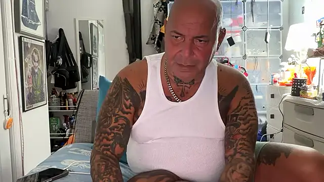 Snapshot of joeytatts66 chatting on October 12, 2025, 1:04 am joeytatts66 online show from October 12, 2025, 1:04 am