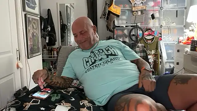 Snapshot of joeytatts66 chatting on October 28, 2025, 1:09 am joeytatts66 online show from October 28, 2025, 1:09 am