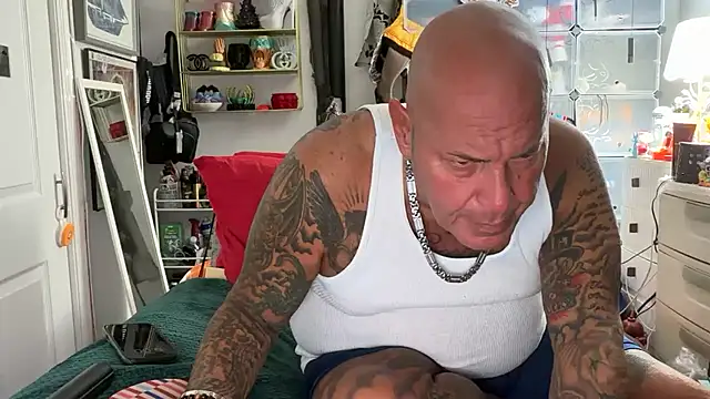 Snapshot of joeytatts66 chatting on November 12, 2025, 2:01 am joeytatts66 online show from November 12, 2025, 2:01 am