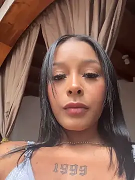 natali henao online show from November 12, 2025, 8:41 pm