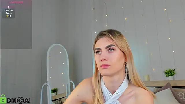 Snapshot of Cherry_Price chatting on October 7, 2025, 12:08 am Cherry Price online show from October 7, 2025, 12:08 am