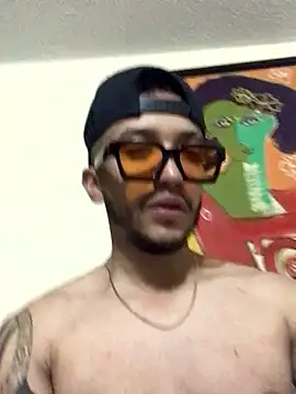 Snapshot of kmilo2405 chatting on January 17, 2026, 6:29 am kmilo2405 online show from January 17, 2026, 6:29 am