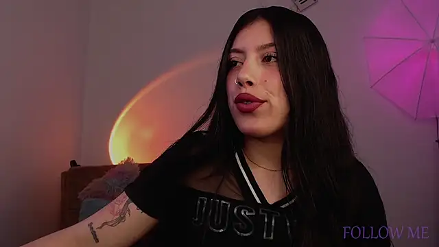 Snapshot of iam_emy chatting on February 21, 2025, 7:32 pm iam emy online show from February 21, 2025, 7:32 pm