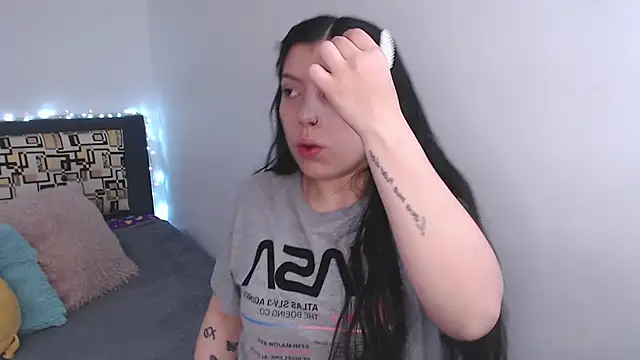 Snapshot of iam_emy chatting on October 25, 2025, 11:29 am iam emy online show from October 25, 2025, 11:29 am