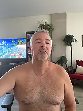aarosteev2 online show from April 28, 2026, 3:28 pm