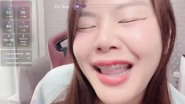 nenechuchu online show from February 14, 2025, 8:31 am