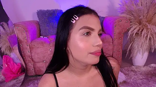 AngelaWhitte  online show from February 21, 2025, 8:07 am
