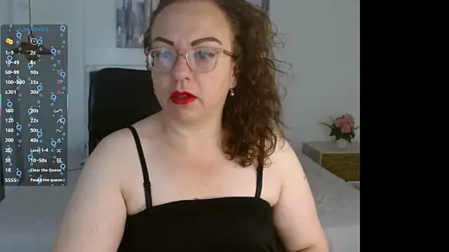 Snapshot of Tania_Goddess_ chatting on September 17, 2025, 2:08 pm Tania Goddess  online show from September 17, 2025, 2:08 pm