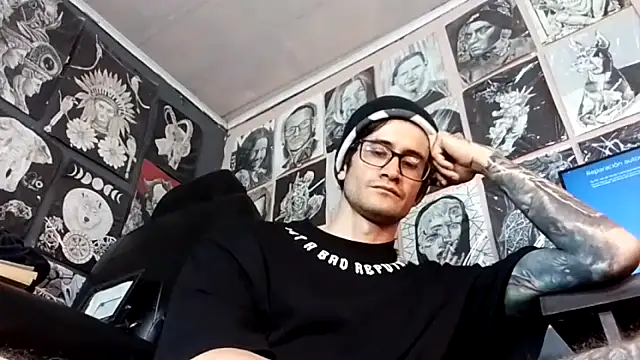 Snapshot of Loggan_donnelly chatting on February 8, 2026, 3:59 pm Loggan donnelly online show from February 8, 2026, 3:59 pm