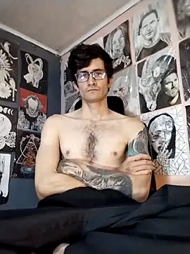 Snapshot of Loggan_donnelly chatting on February 25, 2026, 5:00 pm Loggan donnelly online show from February 25, 2026, 5:00 pm