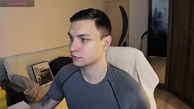 Snapshot of handsome_guy01 chatting on October 4, 2025, 10:46 am handsome guy01 online show from October 4, 2025, 10:46 am