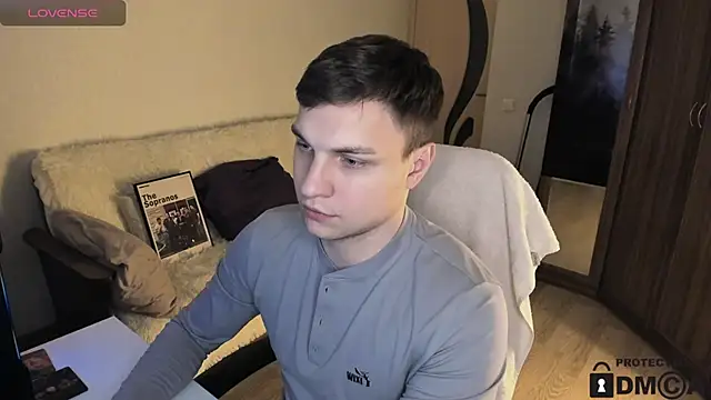 Snapshot of handsome_guy01 chatting on October 10, 2025, 7:02 pm handsome guy01 online show from October 10, 2025, 7:02 pm