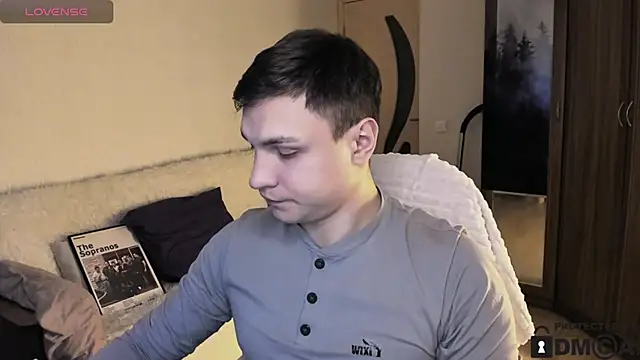 Snapshot of handsome_guy01 chatting on October 14, 2025, 4:35 am handsome guy01 online show from October 14, 2025, 4:35 am