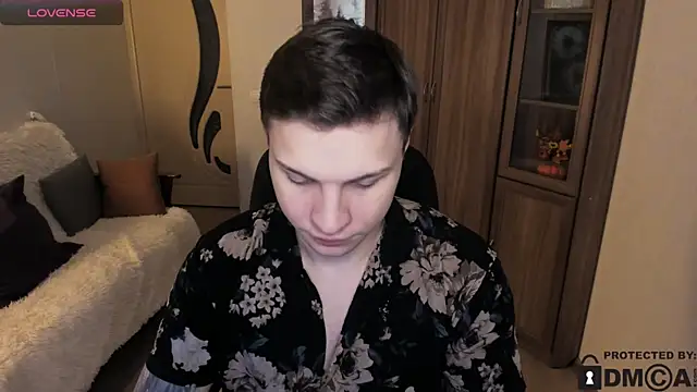 handsome guy01 online show from November 25, 2025, 10:32 pm