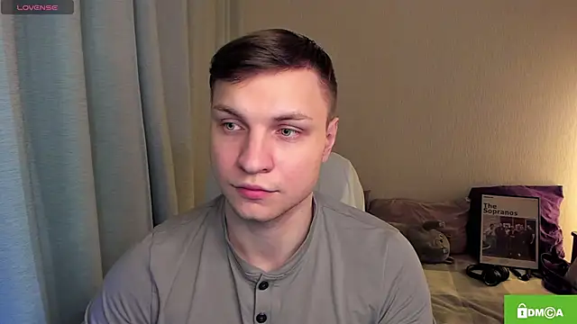 handsome guy01 online show from May 7, 2026, 6:46 pm