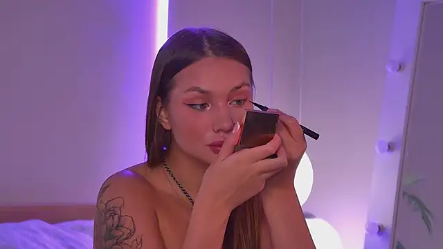 ViolaFlirt online show from October 26, 2025, 4:07 am