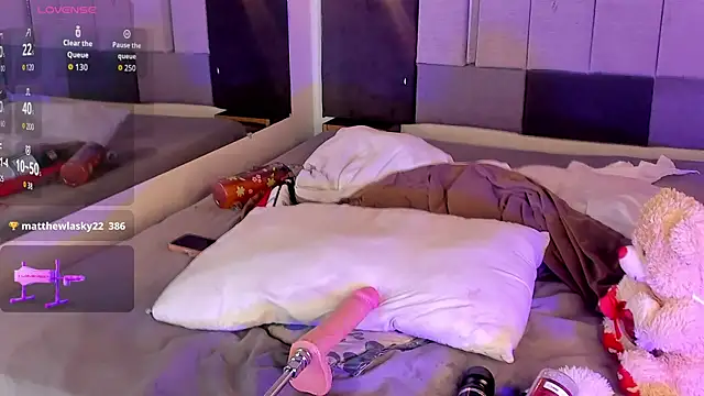 Snapshot of BritannyClaire chatting on October 9, 2025, 11:52 am BritannyClaire online show from October 9, 2025, 11:52 am