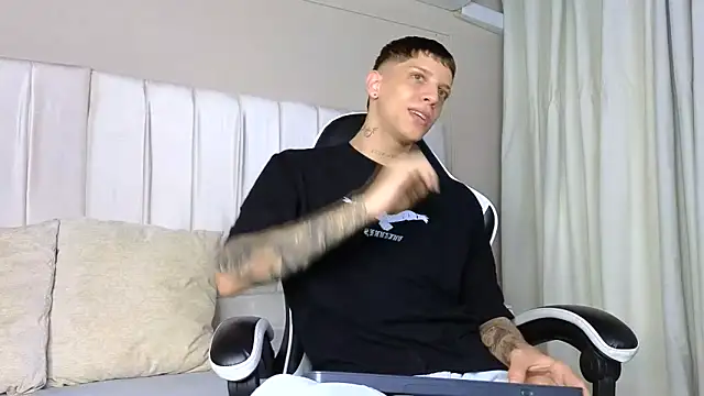 Snapshot of Adam_hard_ chatting on September 23, 2025, 8:12 pm Adam hard  online show from September 23, 2025, 8:12 pm