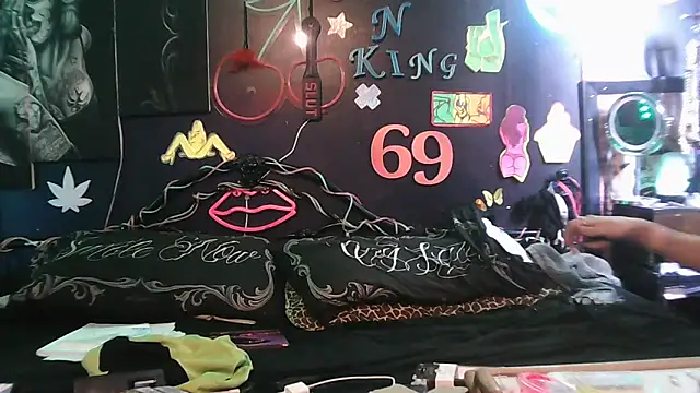 Snapshot of kjs_daddy123 chatting on March 1, 2026, 6:04 am kjs daddy123 online show from March 1, 2026, 6:04 am