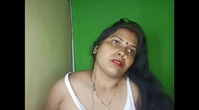 Snapshot of mamoni91 chatting on December 11, 2024, 6:20 pm mamoni91 online show from December 11, 2024, 6:20 pm