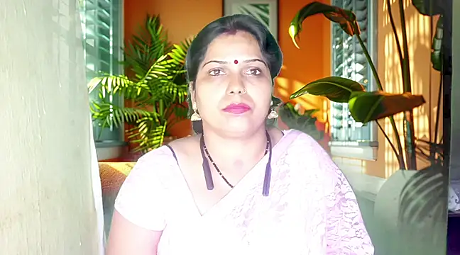 Snapshot of mamoni91 chatting on February 15, 2025, 4:14 am mamoni91 online show from February 15, 2025, 4:14 am
