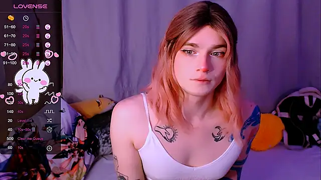 Alice Hells online show from November 25, 2025, 3:28 am