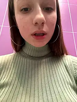 Lia  Love online show from December 2, 2024, 4:20 pm