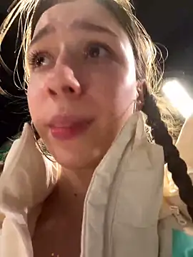 Lia  Love online show from December 30, 2024, 3:24 pm