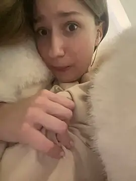 Lia  Love online show from January 8, 2025, 5:05 pm