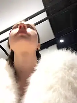 Lia  Love online show from January 22, 2025, 1:21 pm