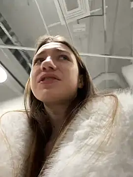 Lia  Love online show from January 24, 2025, 9:28 am