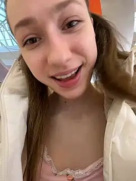 Lia  Love online show from January 28, 2025, 9:08 am