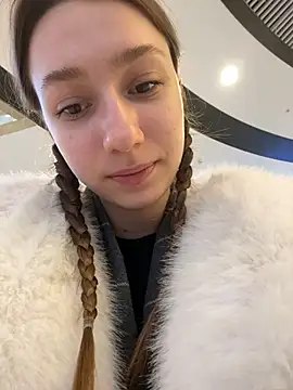 Lia  Love online show from February 4, 2025, 12:55 pm