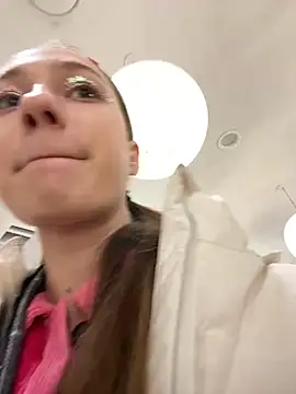 Lia  Love online show from February 13, 2025, 1:15 pm