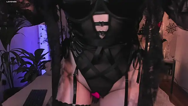 Snapshot of dearmoa chatting on October 28, 2025, 8:33 pm dearmoa online show from October 28, 2025, 8:33 pm