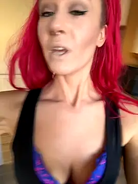 Snapshot of SweetSolez chatting on November 13, 2025, 10:36 am SweetSolez online show from November 13, 2025, 10:36 am