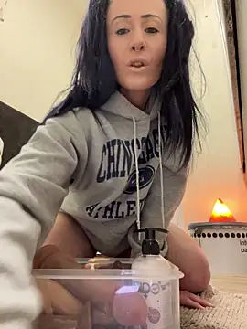 Snapshot of SweetSolez chatting on February 14, 2026, 10:28 pm SweetSolez online show from February 14, 2026, 10:28 pm