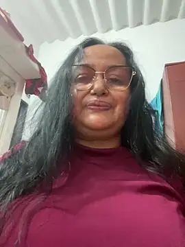 Snapshot of GiaNahomi chatting on January 1, 2025, 1:04 am GiaNahomi online show from January 1, 2025, 1:04 am