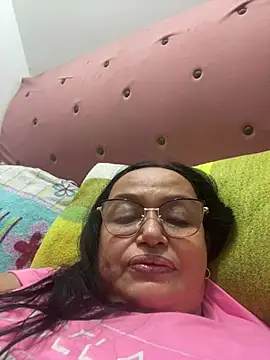 Snapshot of GiaNahomi chatting on January 1, 2025, 7:09 am GiaNahomi online show from January 1, 2025, 7:09 am