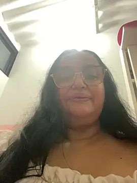 Snapshot of GiaNahomi chatting on January 5, 2025, 4:04 am GiaNahomi online show from January 5, 2025, 4:04 am