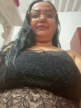 Snapshot of GiaNahomi chatting on January 5, 2025, 10:40 pm GiaNahomi online show from January 5, 2025, 10:40 pm