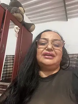 Snapshot of GiaNahomi chatting on January 6, 2025, 11:31 pm GiaNahomi online show from January 6, 2025, 11:31 pm